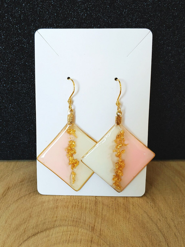 Boucles d'oreilles rose à la feuille d'or soirée chic