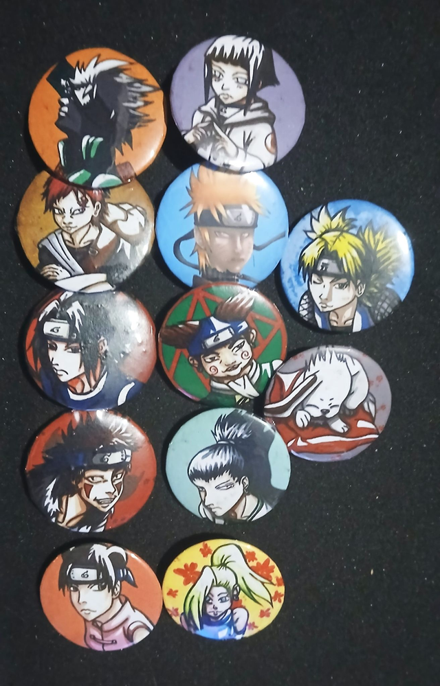 Naruto Lots 12 badges