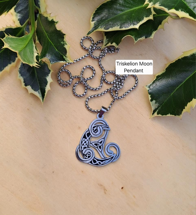 TRISKELION MOON PENDANT 