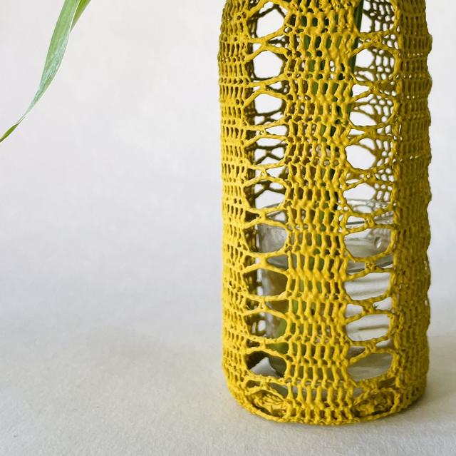 Bouteille dentelle moutarde