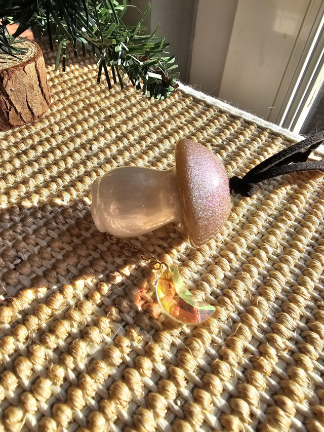 Champignon Marron paillettes vertes 