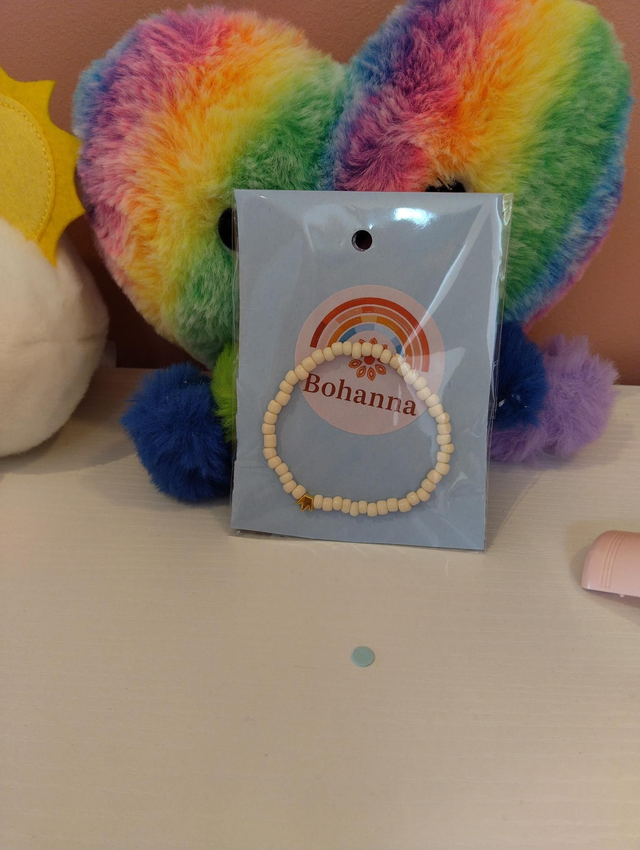 Handmade beaded bracelet -  white