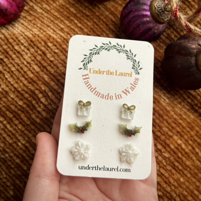 Festive Stud Pack (3 pairs) - White Presents Green Bows