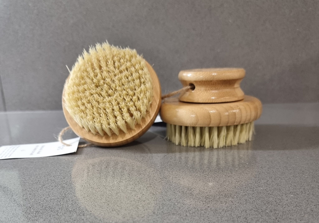 Arthur Betsy Round Dry Body Brush