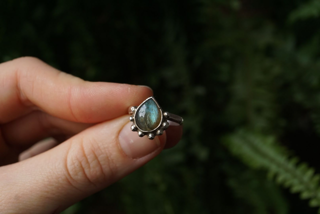 Grüner Labradorit Silber Ring - der Stein des Bewusstseins