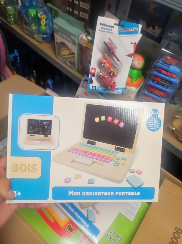 MON ORDINATEUR PORTABLE BOIS