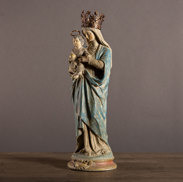 Vierge à l’enfant couronnée