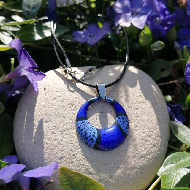 Pendentif en émail "Couleurs de feux" 