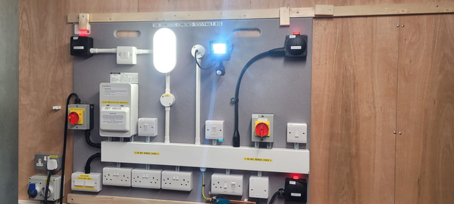 The Domestic Combined Test & Inspection/Fault Diagnosis Rig