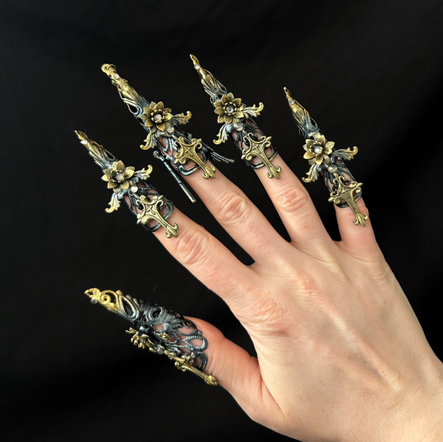 Elysia nail claws 