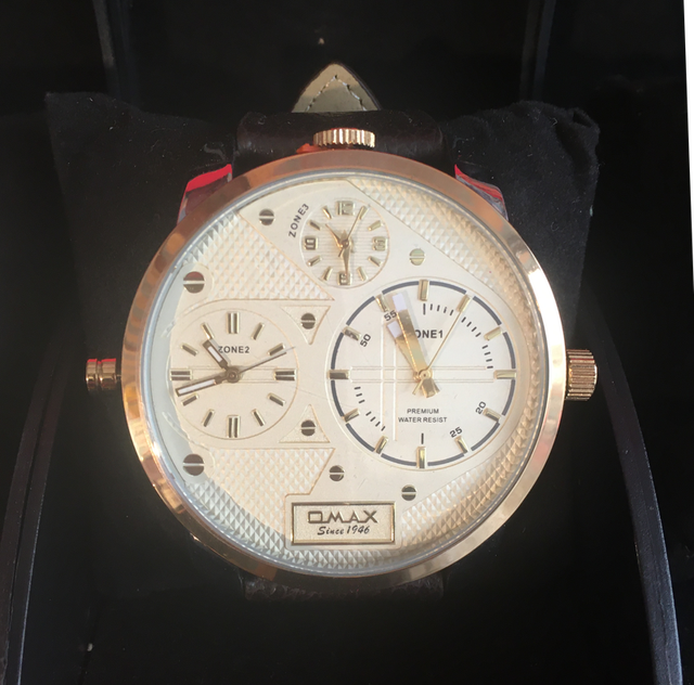 Qmax Gents Watch With Leather Watchband 