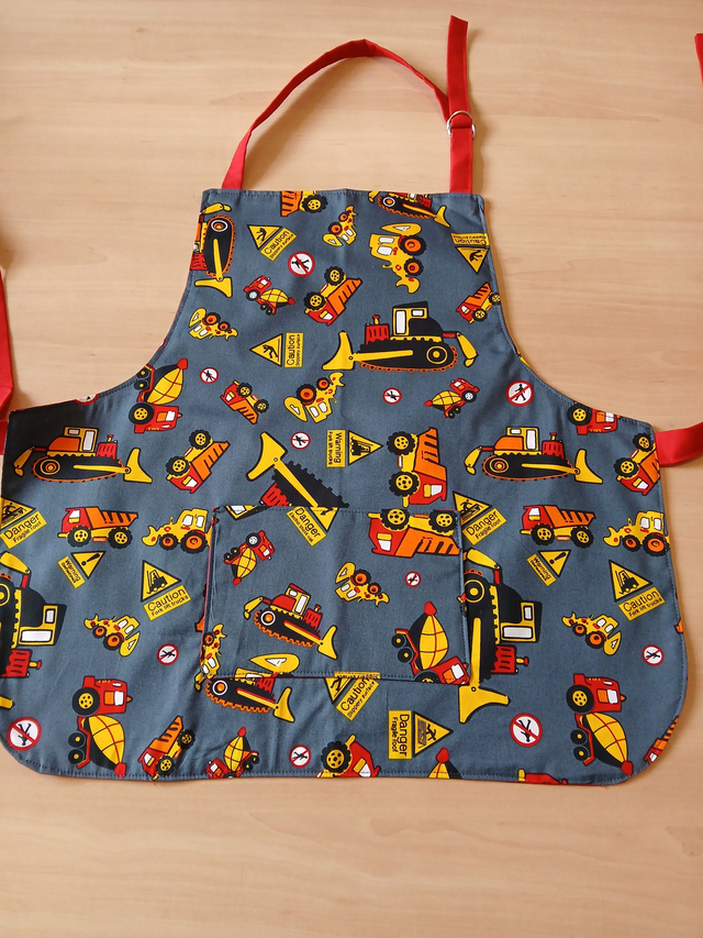 Child&#039;s Dig &#039;Em Up Dave Apron: Fully Lined with Pocket