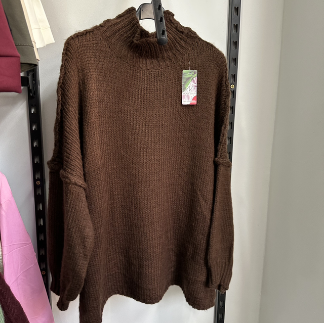 Pull oversize brun