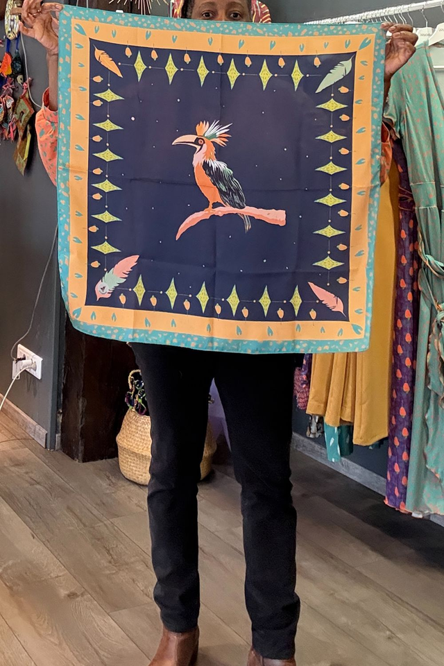 Foulard carré Hornbill Nuit Satiné 70 cm x 70 cm 