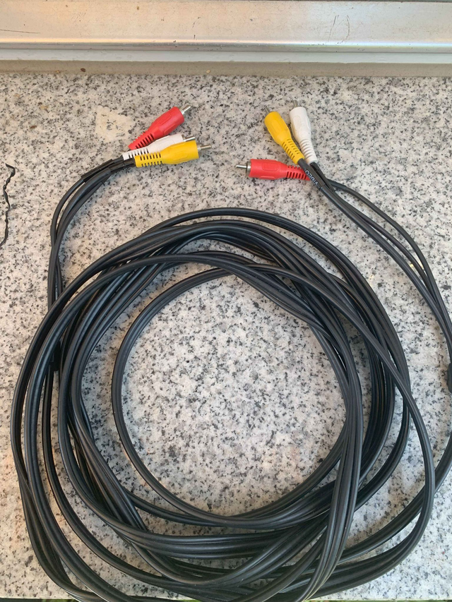 Audio-Video-Cinchkabel, 3x Cinchstecker auf 3x Cinchstecker, Schwarz, 5M