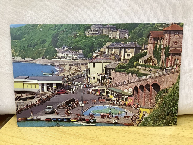 Ventnor, Isle of Wight, General View of Esplanade & Beach, Natural Colour Series. Vintage Postcard Our Ref No. R868 £2.50