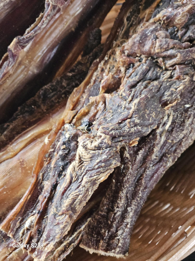  Crocodile Meat Strips