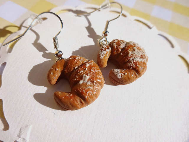 Boucles d'oreilles - Croissants demi lune à la farine