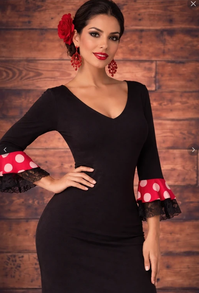 427 Taille L Top noir manches flamenco