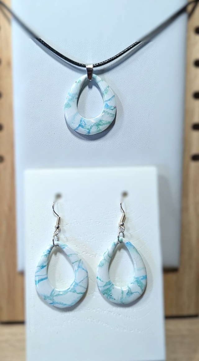 Parure boucles d'oreilles et pendentif Pierre