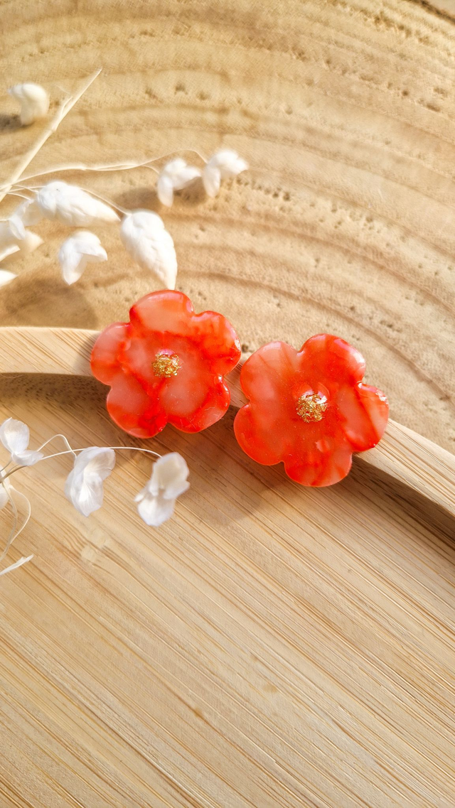 Flora - Boucles d'oreilles en pâte polymère et résine.