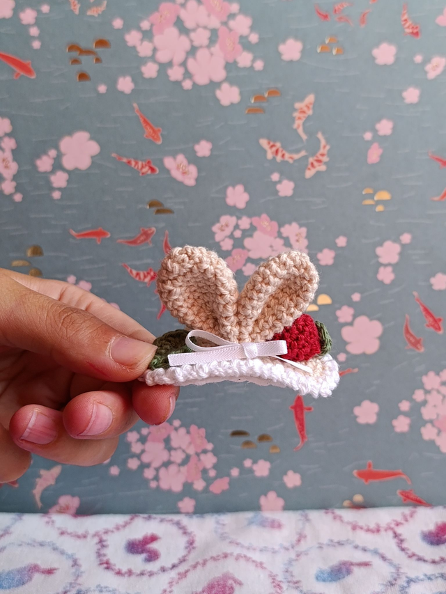 Haarklammer Hasenohren mit Erdbeere