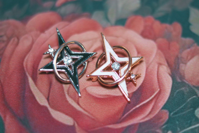 Broche • Atomic stars