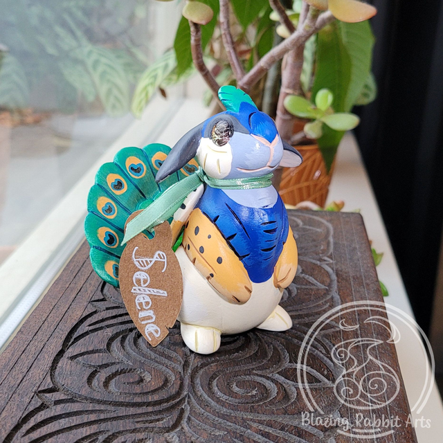 Large Peafowl Skvader Sculpture 'Selene' 