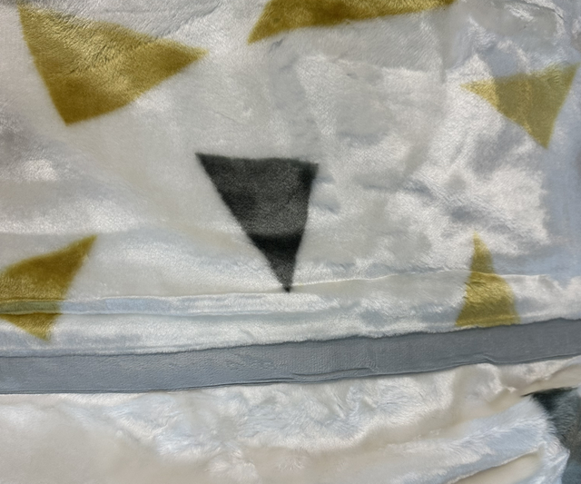 Couvertures polaire 4 kg doublé blanches Triangle couleur 200/240