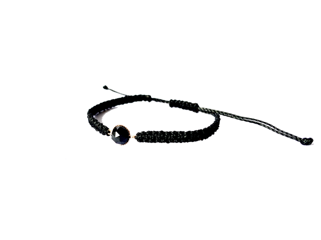 Bracelet micro-macramé doré à l’or fin, Spinelle noir naturel