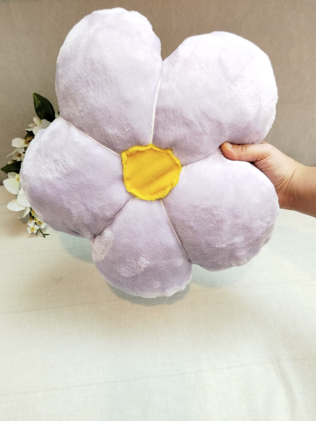 Coussin fleur violet lilas