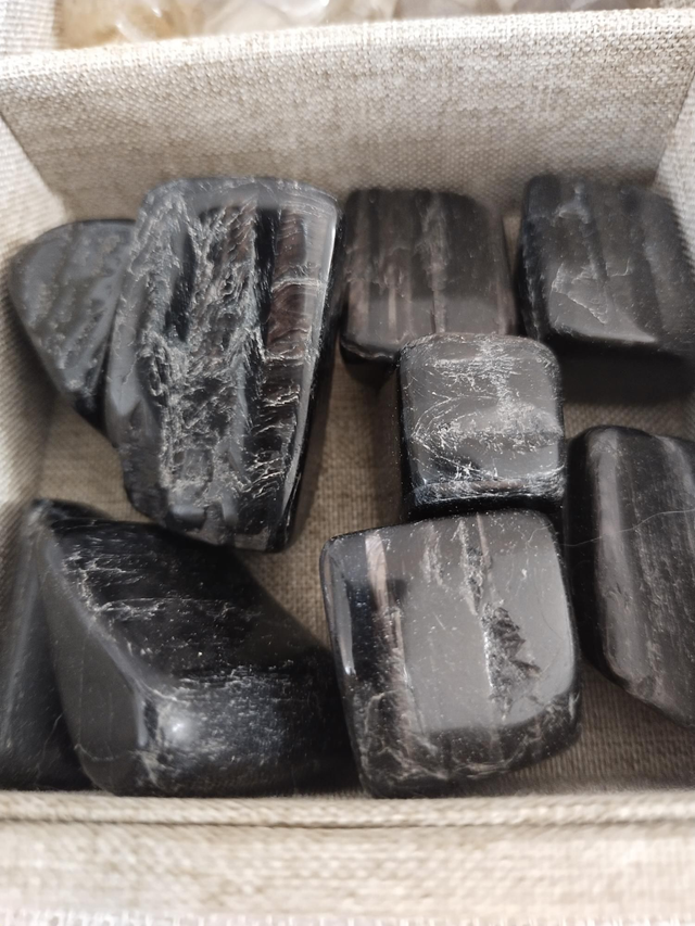 Pierre Roulée Hyperstène