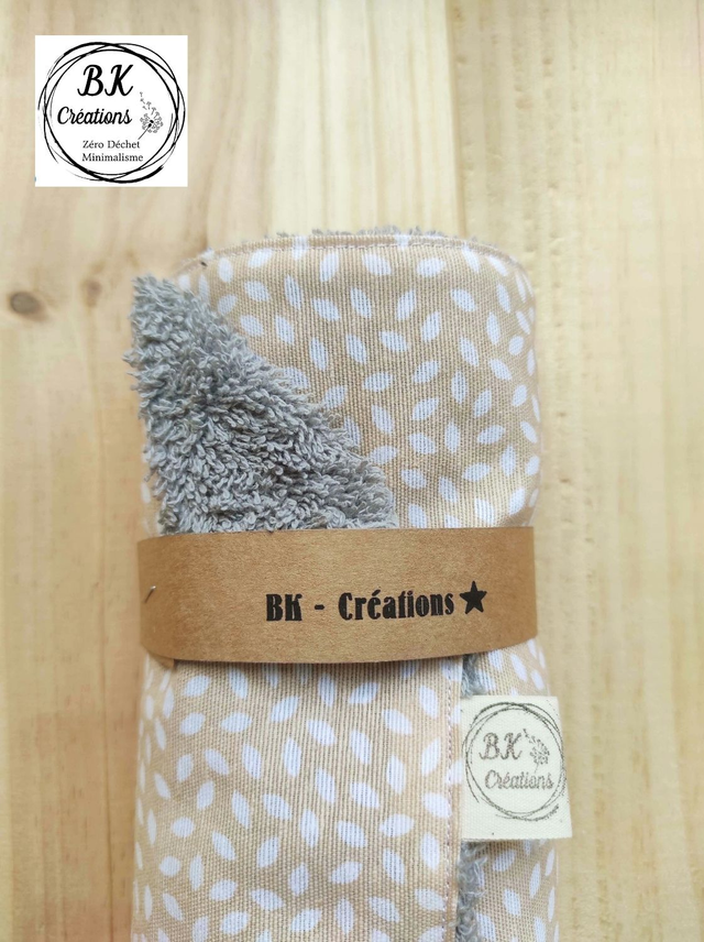 Rouleau d'essuie-tout - flocons blancs