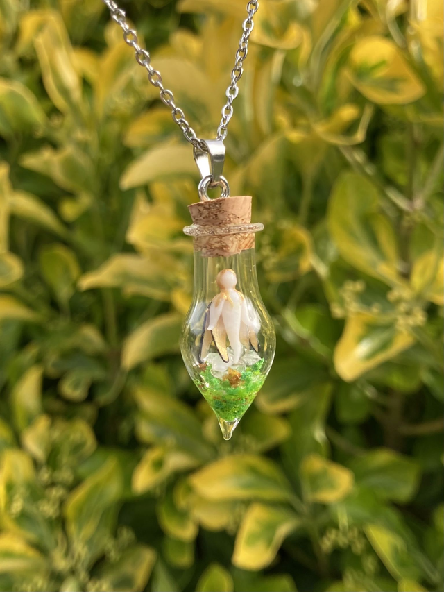 Pendentif fée dorée