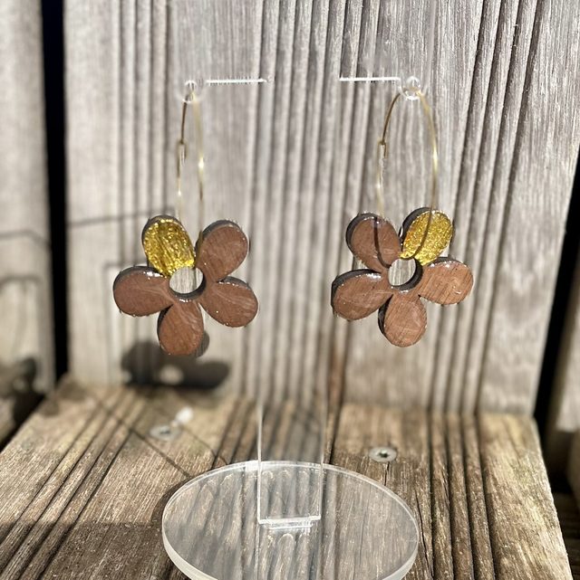 Créoles fleurs chocolat et pétale doré 