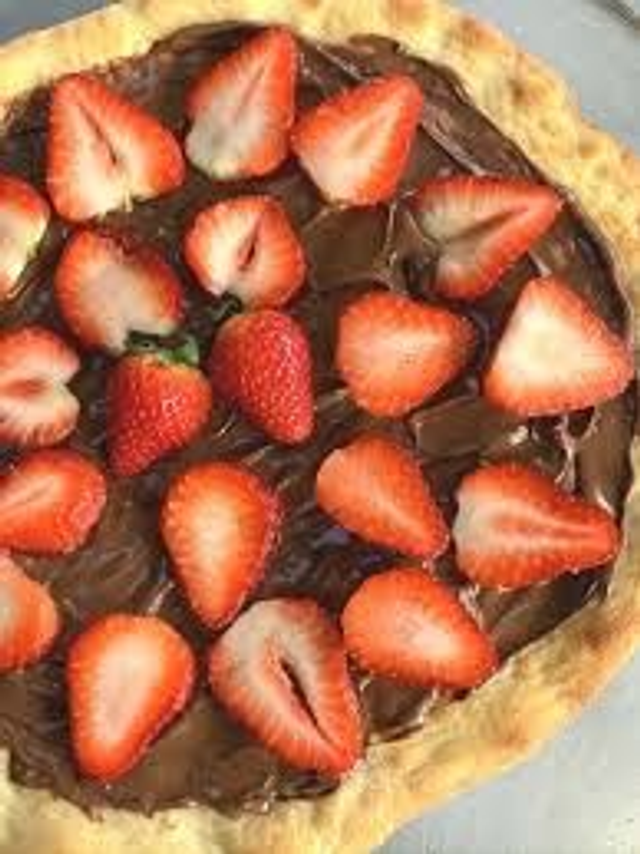 PIZZA NUTELLA-FRAISE 