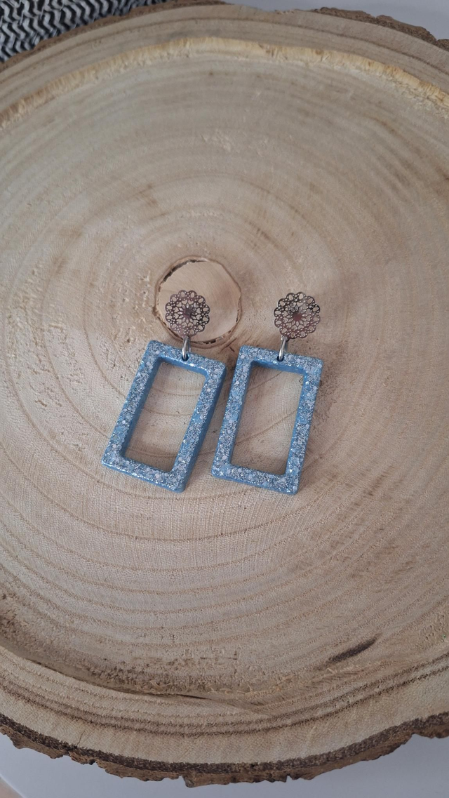 Boucles d&#039;oreilles rectangles bleus et paillettes argentées