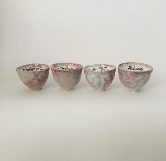 Petite tasse avec bougie « octobre rose »
