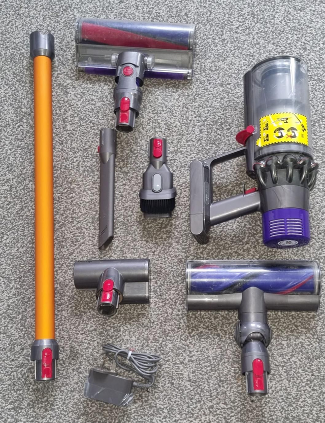 Dyson V10 absolute cordless vacuum #06