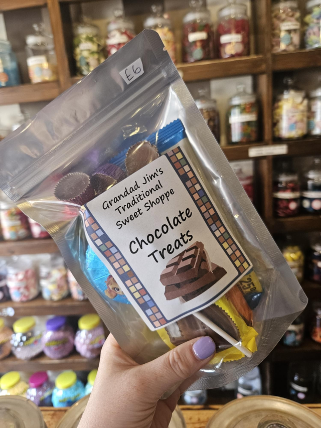 CHOCOLATE TREAT POUCH