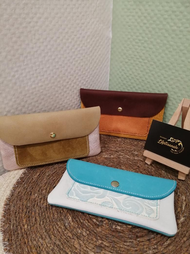 Pochette allongée avec poche