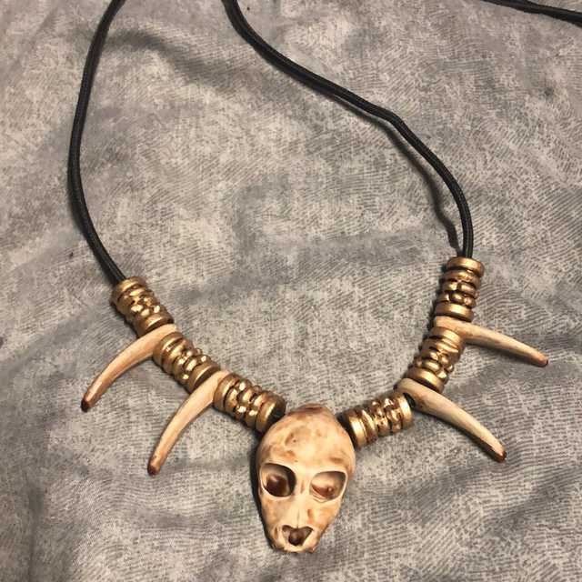 Predator: Trophy Necklace