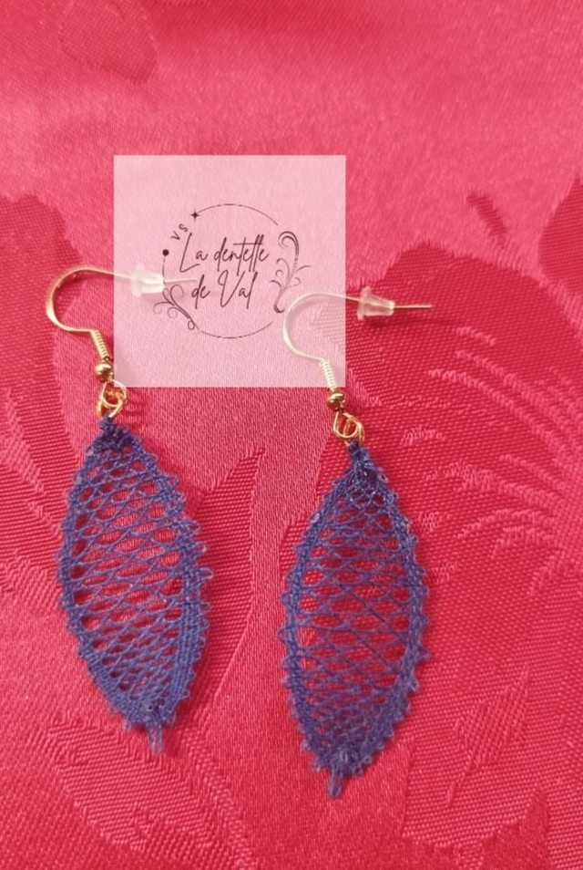 Boucles d'oreilles bleu code 6
