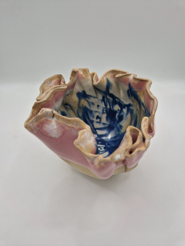 Wobbly bowl