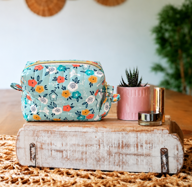 Cosmetic Bag Quilted - Bird Houses
