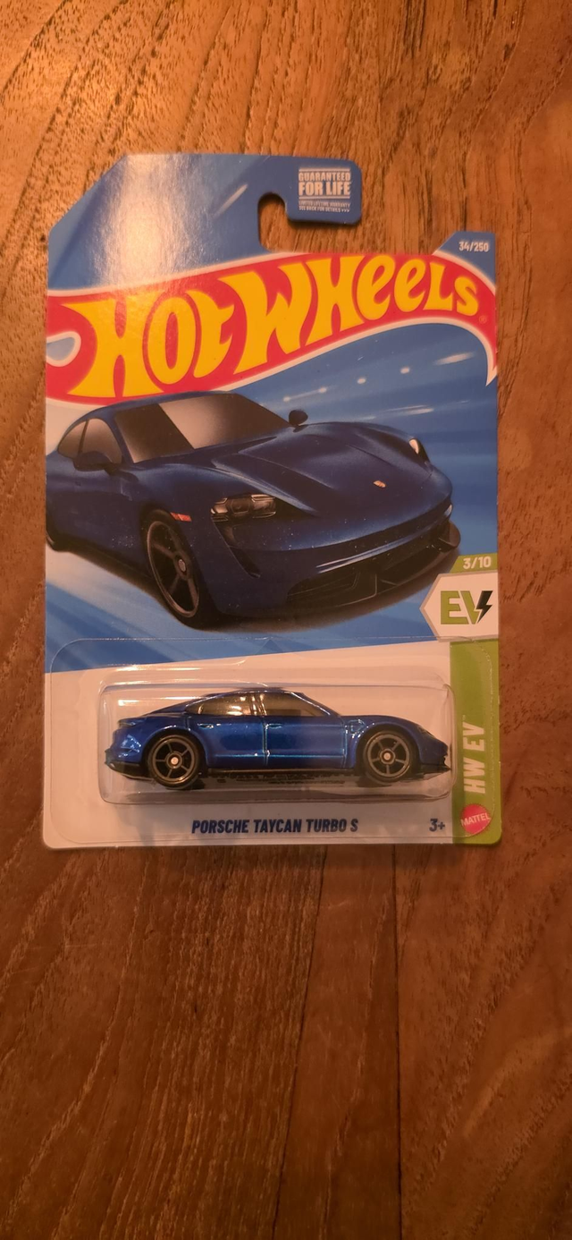 Porsche taycan turbo s