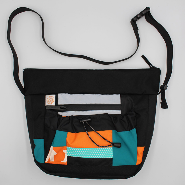 Big Flip Cross Body 02