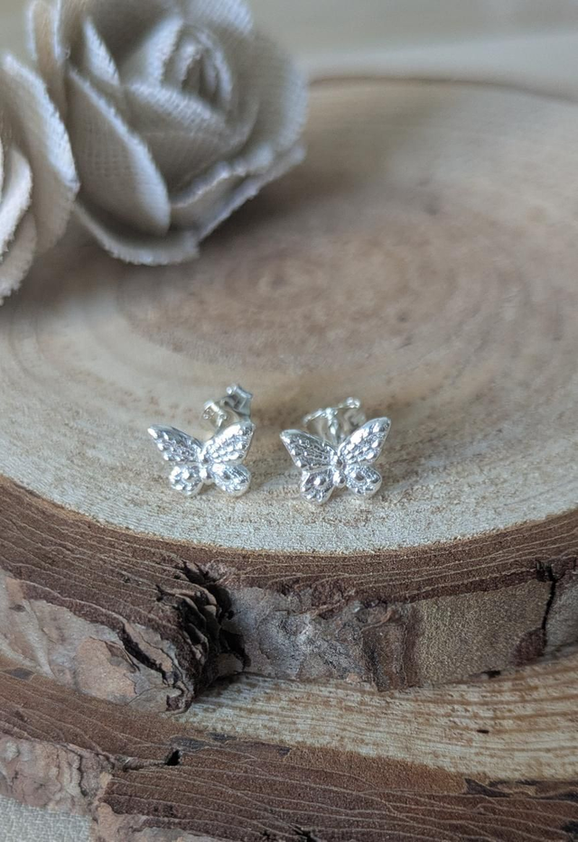 Butterfly studs 