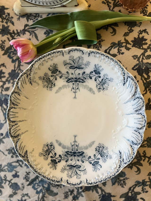 REGENCE - Plat piédouche (ou présentoir) signé St Amand &amp; Hamage Nord - Terre de Fer