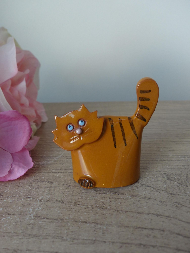 Petite cloche en forme de chat – Poterie unique pour déco ou collection - Chat décoratif pour maison - Clochette chat céramique artisanale